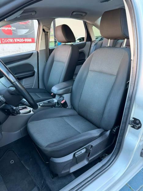 FORD Focus Sedan 2.0 16V 4P GLX AUTOM�TICO, Foto 11
