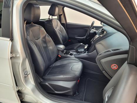 FORD Focus Sedan 2.0 16V 4P FLEX TITANIUM POWERSHIFT AUTOMÁTICO, Foto 4