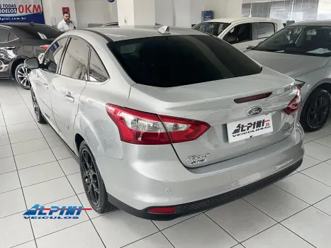 FORD Focus Sedan 2.0 16V 4P FLEX TITANIUM POWERSHIFT AUTOMÁTICO, Foto 4