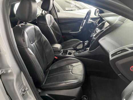 FORD Focus Sedan 2.0 16V 4P FLEX TITANIUM POWERSHIFT AUTOMÁTICO, Foto 6