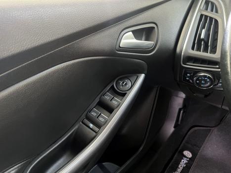FORD Focus Sedan 2.0 16V 4P FLEX TITANIUM POWERSHIFT AUTOMÁTICO, Foto 12