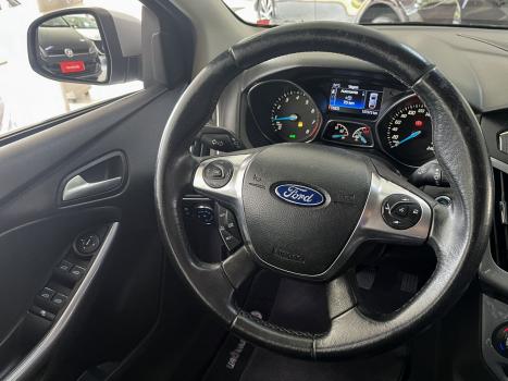 FORD Focus Sedan 2.0 16V 4P FLEX TITANIUM POWERSHIFT AUTOMÁTICO, Foto 14