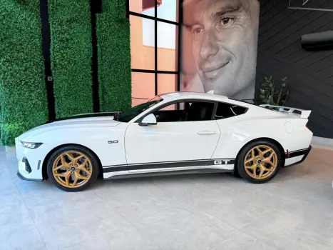 FORD Mustang 5.0 V8 32V COUP� GT PERFORMANCE AUTOM�TICO, Foto 5