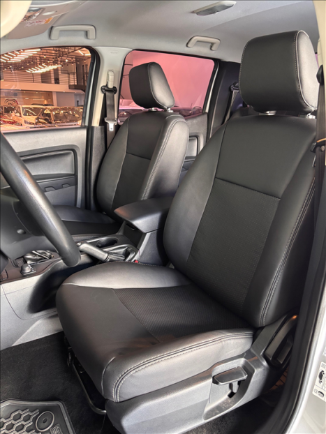 FORD Ranger 2.2 16V XLS DIESEL 4X4 CABINE DUPLA AUTOM�TICO, Foto 8