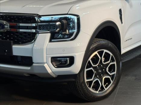 FORD Ranger 3.0 V6 4X4 LIMITED TURBO DIESEL CABINE DUPLA AUTOM�TICO, Foto 9