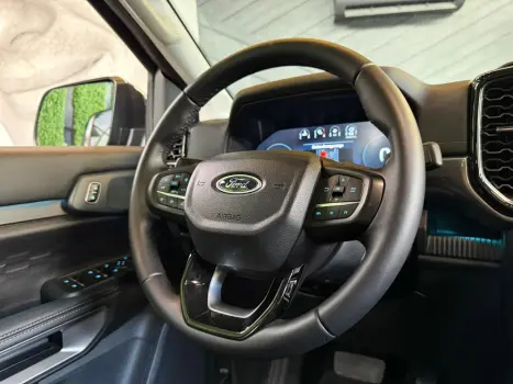 FORD Ranger 3.0 V6 4X4 LIMITED PLUS TURBO DIESEL CABINE DUPLA AUTOM�TICO, Foto 14