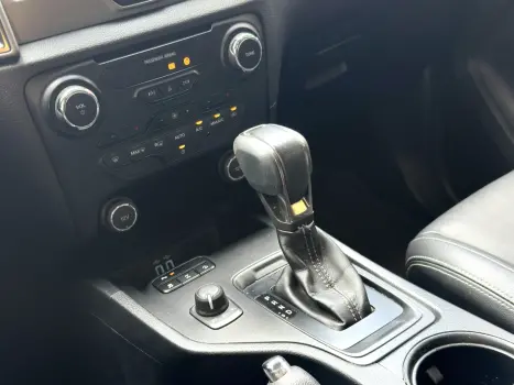 FORD Ranger 3.2 20V CABINE DUPLA 4X4 LIMITED TURBO DIESEL AUTOM�TICO, Foto 16