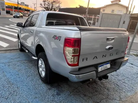 FORD Ranger 3.2 20V CABINE DUPLA 4X4 LIMITED TURBO DIESEL AUTOMÁTICO, Foto 9