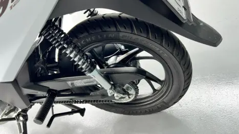 HONDA Biz 125 EX, Foto 8