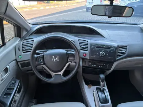 HONDA Civic 1.8 16V 4P LXS AUTOMÁTICO, Foto 8 HONDA Civic 1.8 16V 4P LXS AUTOMÁTICO, Foto 8