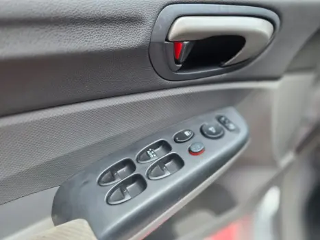 HONDA Civic 1.8 16V 4P FLEX LXS AUTOM�TICO, Foto 16