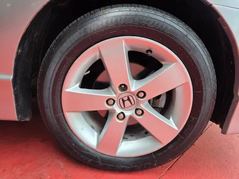 HONDA Civic 1.8 16V 4P FLEX LXS AUTOM�TICO, Foto 18