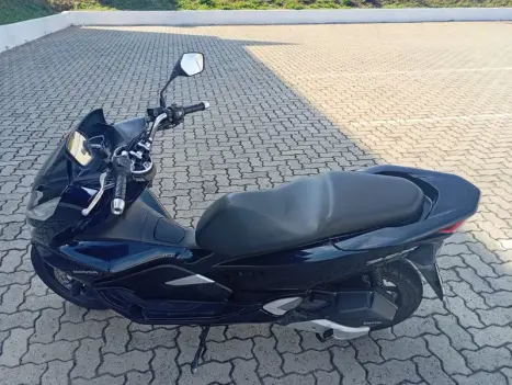 HONDA PCX 150 DLX, Foto 2