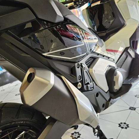 HONDA X-ADV 750 , Foto 14