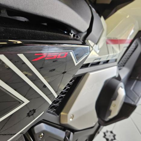 HONDA X-ADV 750 , Foto 15