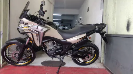 HONDA XRE 300 Sahara ADVENTURE, Foto 2