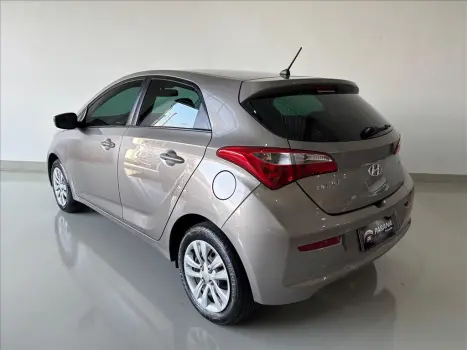 HYUNDAI HB 20 Hatch 1.6 16V 4P FLEX COMFORT PLUS, Foto 4