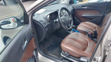 HYUNDAI HB 20 Hatch 1.6 16V 4P FLEX COMFORT PLUS AUTOM�TICO, Foto 5