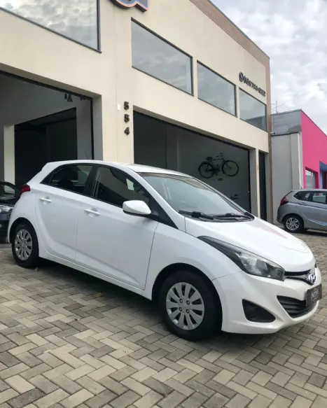 HYUNDAI HB 20 Hatch 1.6 16V 4P COMFORT FLEX AUTOM�TICO, Foto 4