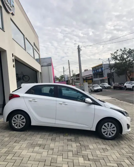 HYUNDAI HB 20 Hatch 1.6 16V 4P COMFORT FLEX AUTOM�TICO, Foto 5