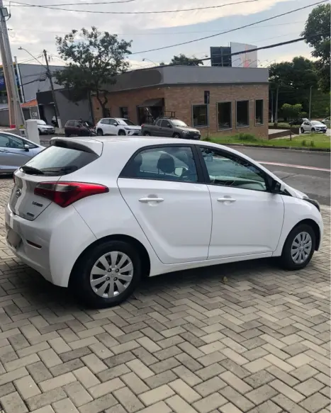 HYUNDAI HB 20 Hatch 1.6 16V 4P COMFORT FLEX AUTOM�TICO, Foto 6