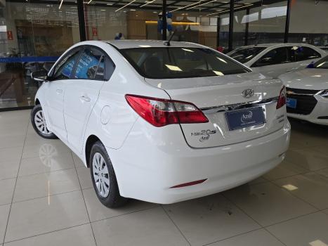 HYUNDAI HB 20 Hatch 1.6 16V 4P FLEX COMFORT PLUS AUTOM�TICO, Foto 4