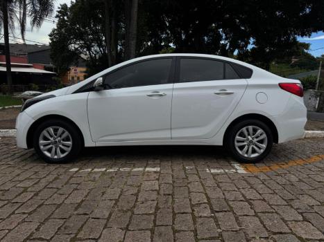 HYUNDAI HB 20 Sedan 1.6 16V 4P FLEX COMFORT PLUS AUTOM�TICO, Foto 4