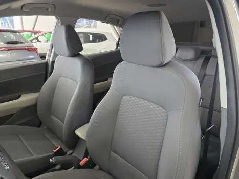 HYUNDAI HB 20 Sedan 1.0 12V 4P FLEX TGDI TURBO EVOLUTION AUTOM�TICO, Foto 15