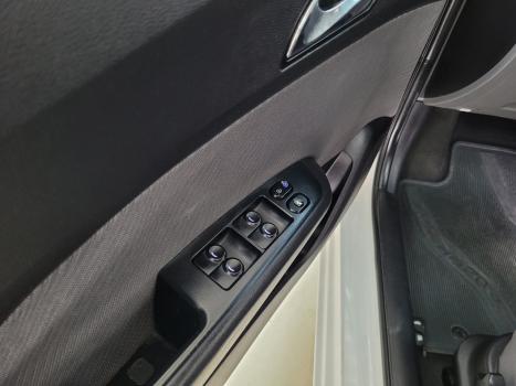 HYUNDAI HB 20 Sedan 1.6 16V 4P FLEX COMFORT PLUS AUTOM�TICO, Foto 9