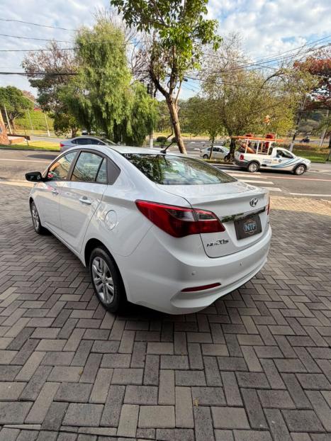 HYUNDAI HB 20 Sedan 1.6 16V 4P FLEX COMFORT AUTOM�TICO, Foto 3