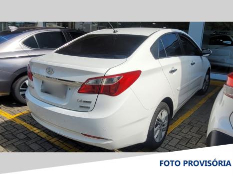 HYUNDAI HB 20 Sedan 1.6 16V 4P FLEX PREMIUM AUTOM�TICO, Foto 3