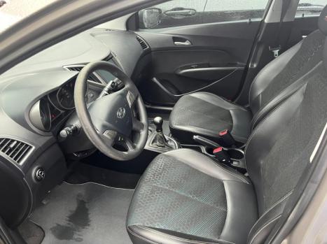 HYUNDAI HB 20 Sedan 1.0 12V 4P FLEX COMFORT COPA DO MUNDO, Foto 4