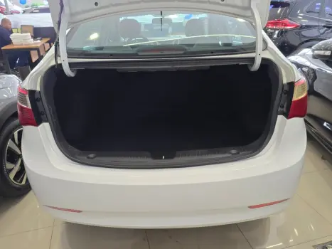 HYUNDAI HB 20 Sedan 1.6 16V 4P FLEX COMFORT PLUS, Foto 17