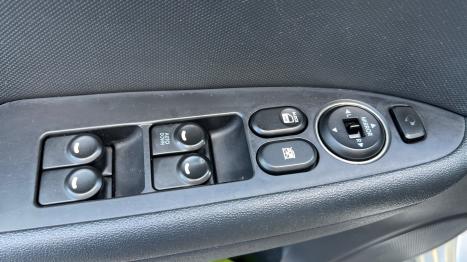 HYUNDAI I30 2.0 16V 4P, Foto 14