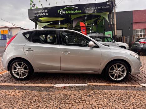 HYUNDAI I30 2.0 16V 4P, Foto 1