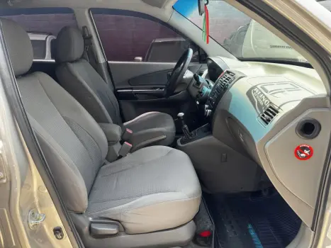 HYUNDAI Tucson 2.0 16V 4P GL, Foto 11