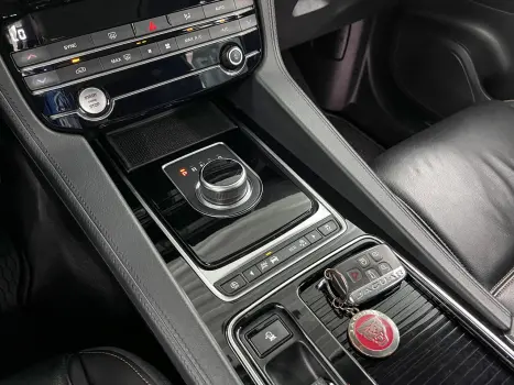 JAGUAR F-Pace 2.0 16V 4P AWD INGENIUM PRESTIGE TURBO AUTOMÁTICO, Foto 26