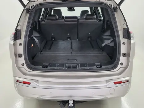 JEEP Commander 1.3 16V 4P FLEX T270 OVERLAND TURBO AUTOM�TICO AT6, Foto 9