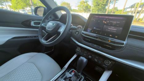 JEEP Commander 2.0 16V 4P TD380 OVERLAND 4X4 TURBO DIESEL AUTOM�TICO AT9, Foto 6