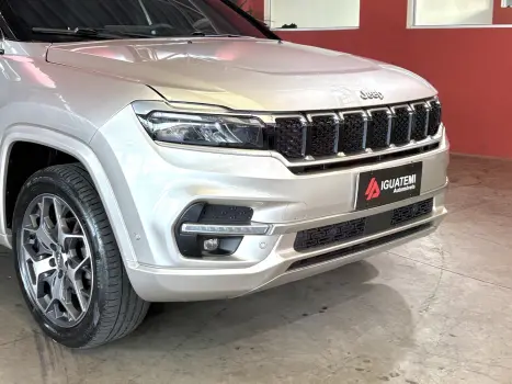 JEEP Commander 2.0 16V 4P TD380 OVERLAND 4X4 TURBO DIESEL AUTOM�TICO AT9, Foto 3