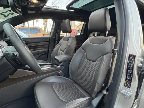 JEEP Commander 2.0 16V 4P TD380 OVERLAND 4X4 TURBO DIESEL AUTOM�TICO AT9, Foto 7