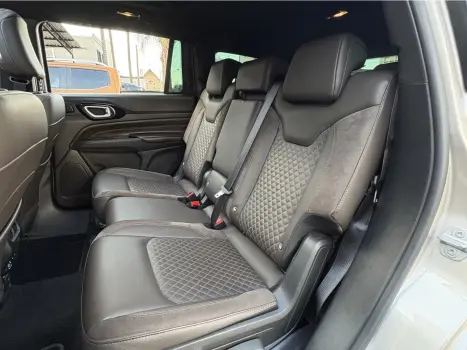 JEEP Commander 2.0 16V 4P TD380 OVERLAND 4X4 TURBO DIESEL AUTOM�TICO AT9, Foto 8