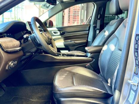 JEEP Commander 2.0 16V 4P TD380 OVERLAND 4X4 TURBO DIESEL AUTOM�TICO AT9, Foto 4