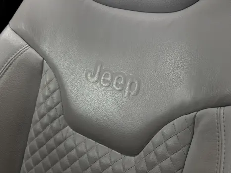 JEEP Commander 2.0 16V 4P TD380 OVERLAND 4X4 TURBO DIESEL AUTOMÁTICO AT9, Foto 14