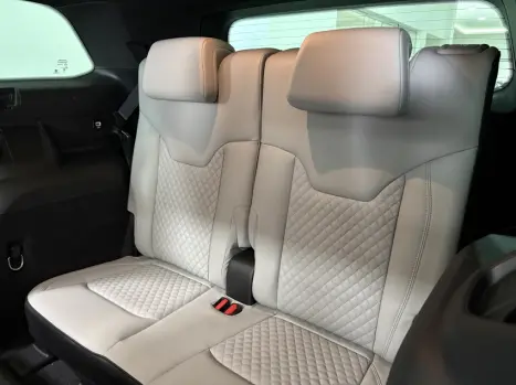 JEEP Commander 2.0 16V 4P TD380 OVERLAND 4X4 TURBO DIESEL AUTOMÁTICO AT9, Foto 16