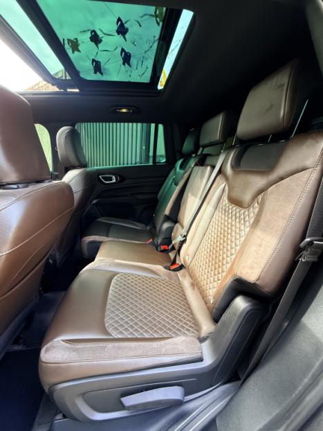JEEP Commander 2.2 TURBO DIESEL OVERLAND 4X4 AUTOM�TICO AT9, Foto 2