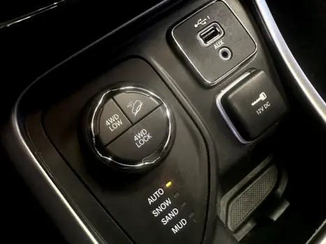 JEEP Compass 2.0 16V 4P LONGITUDE TURBO DIESEL 4X4 AUTOMTICO, Foto 28