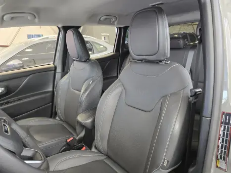 JEEP Renegade 1.3 16V 4P FLEX T270 LONGITUDE TURBO AUTOM�TICO, Foto 16