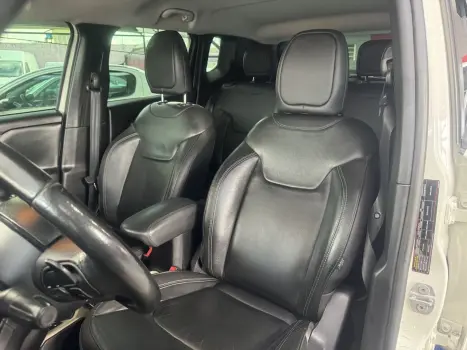 JEEP Renegade 1.8 16V 4P LIMITED FLEX AUTOMÁTICO, Foto 14 JEEP Renegade 1.8 16V 4P LIMITED FLEX AUTOMÁTICO, Foto 14