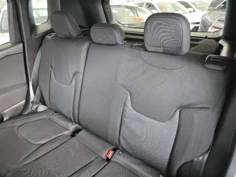 JEEP Renegade 1.8 16V 4P FLEX LONGITUDE AUTOM�TICO, Foto 16